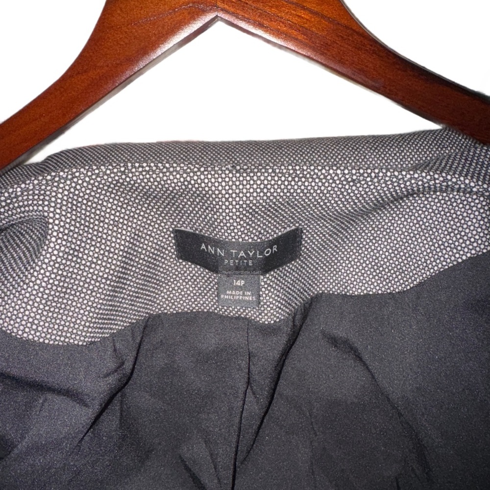 Ann Taylor Suiting Separates Women's Gray & Black Bird’s Eye Blazer - Picture 2 of 4